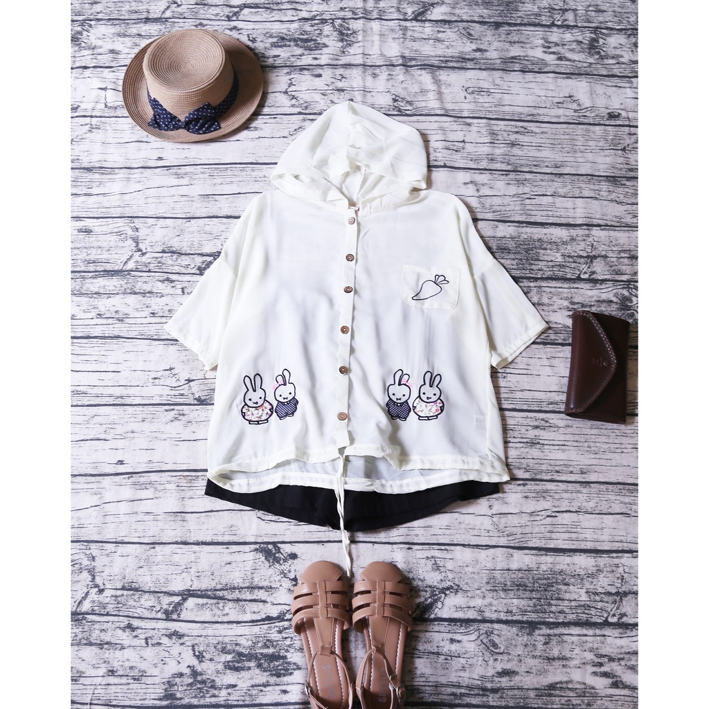 ÁO SƠ MI VOAN MỎNG CÓ MŨ THÊU HỌA TIẾT