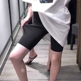 Quần legging lửng, dáng đùi, chất dày dặn siêu co dãn, mặc thoải mái.