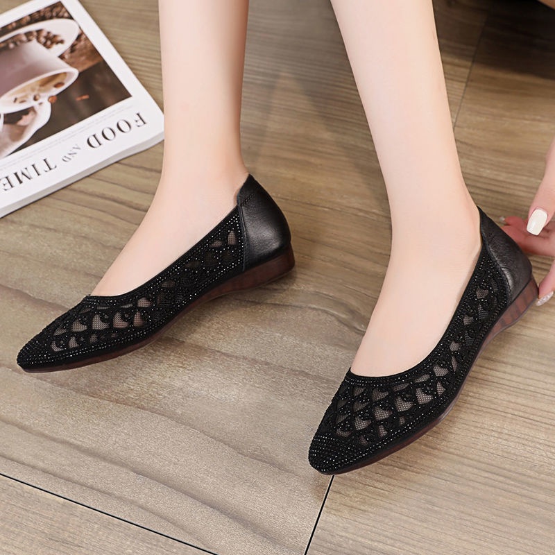Giày búp bê da mềm phối lưới rỗng đế thấp thời trang xuân hè cho phụ nữ trung niên