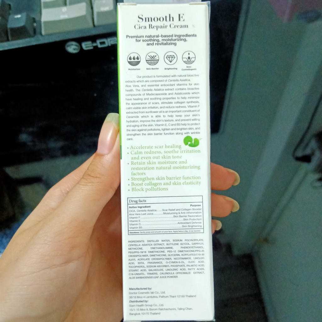 Kem dưỡng da mặt Smooth E Cica Repair Cream 35g