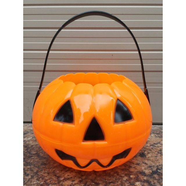 Giỏ bí ngô nhựa, có đèn và không đèn. Halloween