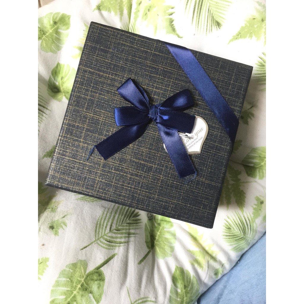 Hộp quà hình vuông loại 15cmx15cm cao 7,5cm | BigBuy360 - bigbuy360.vn