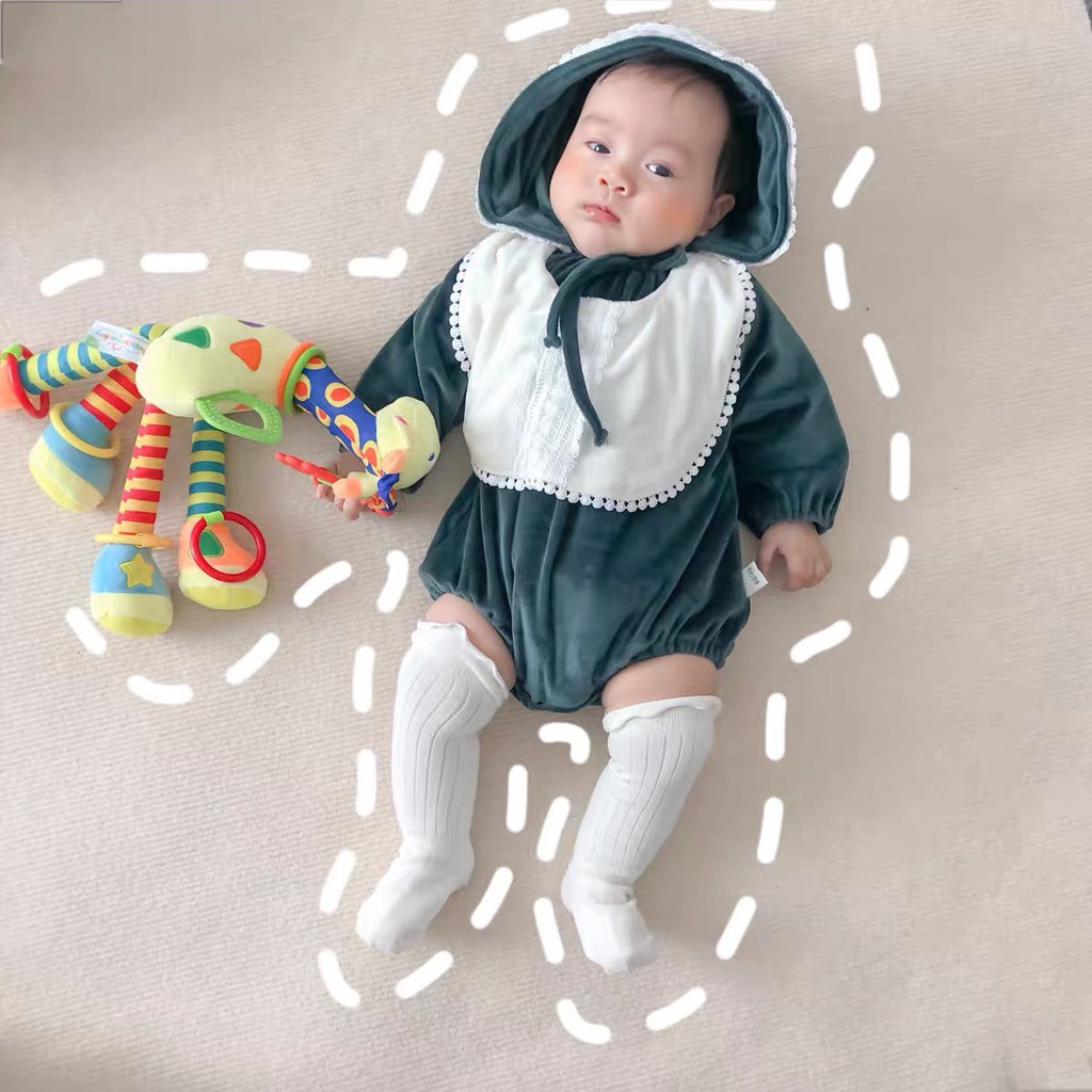 Body Cho Bé Gái Tặng Kèm Mũ Vải Nhung Xinh Xắn