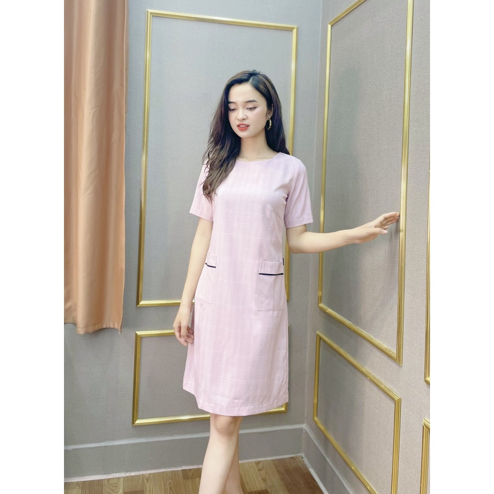 Đầm xuông hồng kẻ nhạt cổ tròn Sefa SFT3016