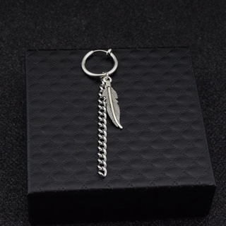 Khuyên tai Jungkook chiếc lá