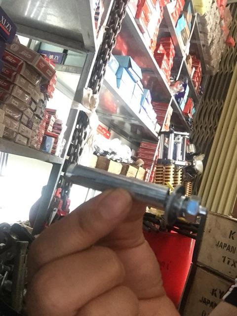 Nở sắt mạ trắng hoặc vàng ❌❌❌( tắc kê nở sắt )
