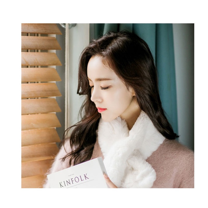 Khăn choàng vải lông thỏ thời trang phong cách thu đông