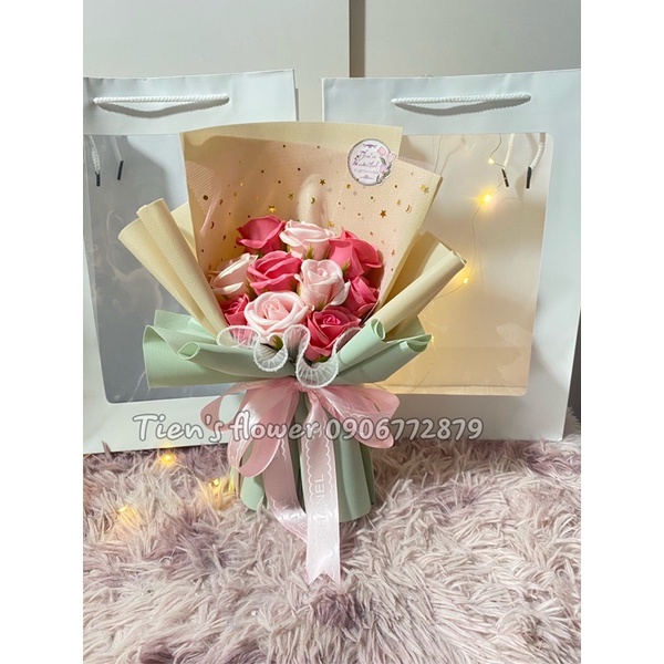 Combo bó hoa 10 bông kèm túi và thiệp