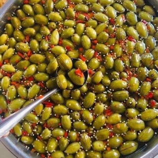 Cà na ngâm kèm muối ớt (ko tính nước)