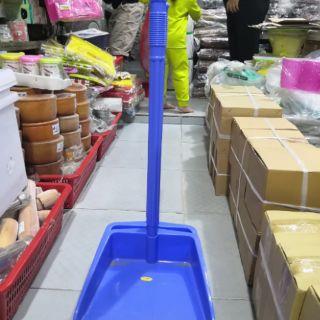 Ki hốt rác cán dài