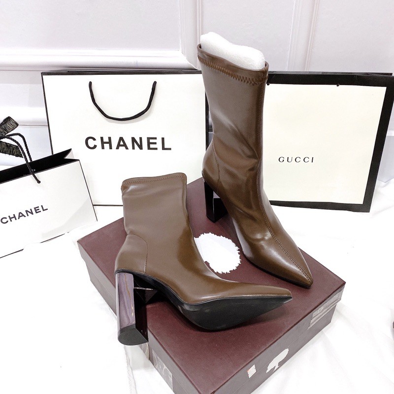 Bốt da mờ gót gương