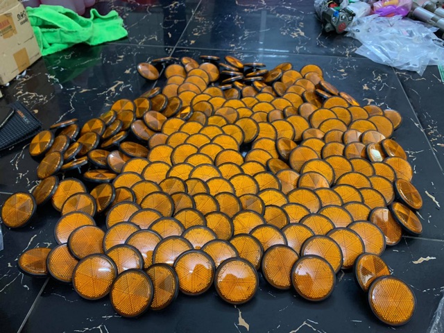 Mắt mèo phản quang xe máy gán mọi loại xe