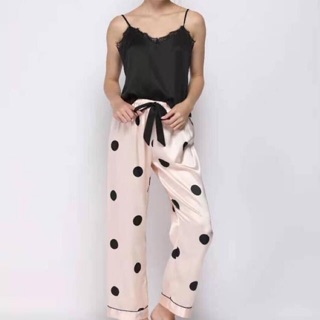 bộ ngủ lụa áo 2 dây quần chấm bi