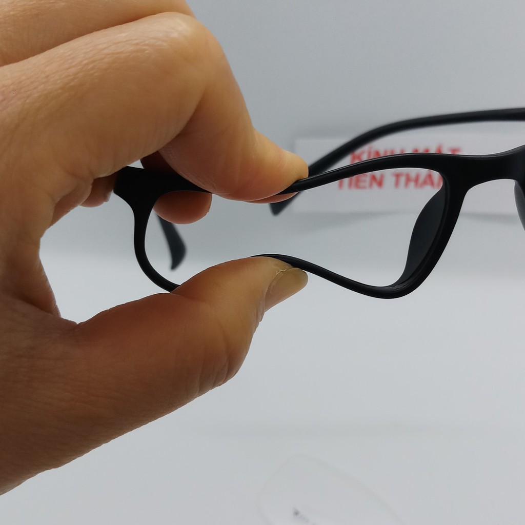 Mắt Kính Vuông Nhỏ, Nhẹ, Hạn Chế Độ Dày Mắt Kính R111 - Kính Mắt Tiến Thành | BigBuy360 - bigbuy360.vn