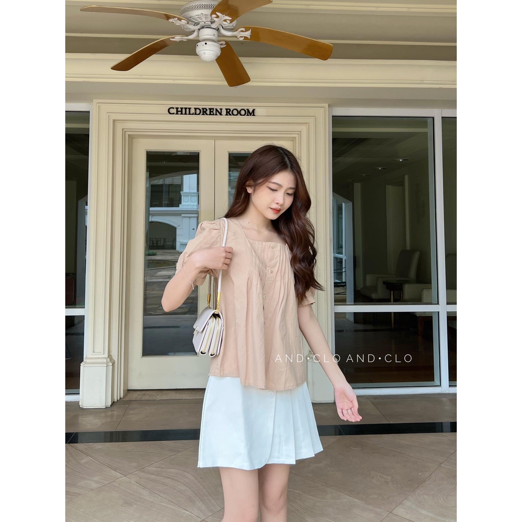 Áo cổ vuông xếp li