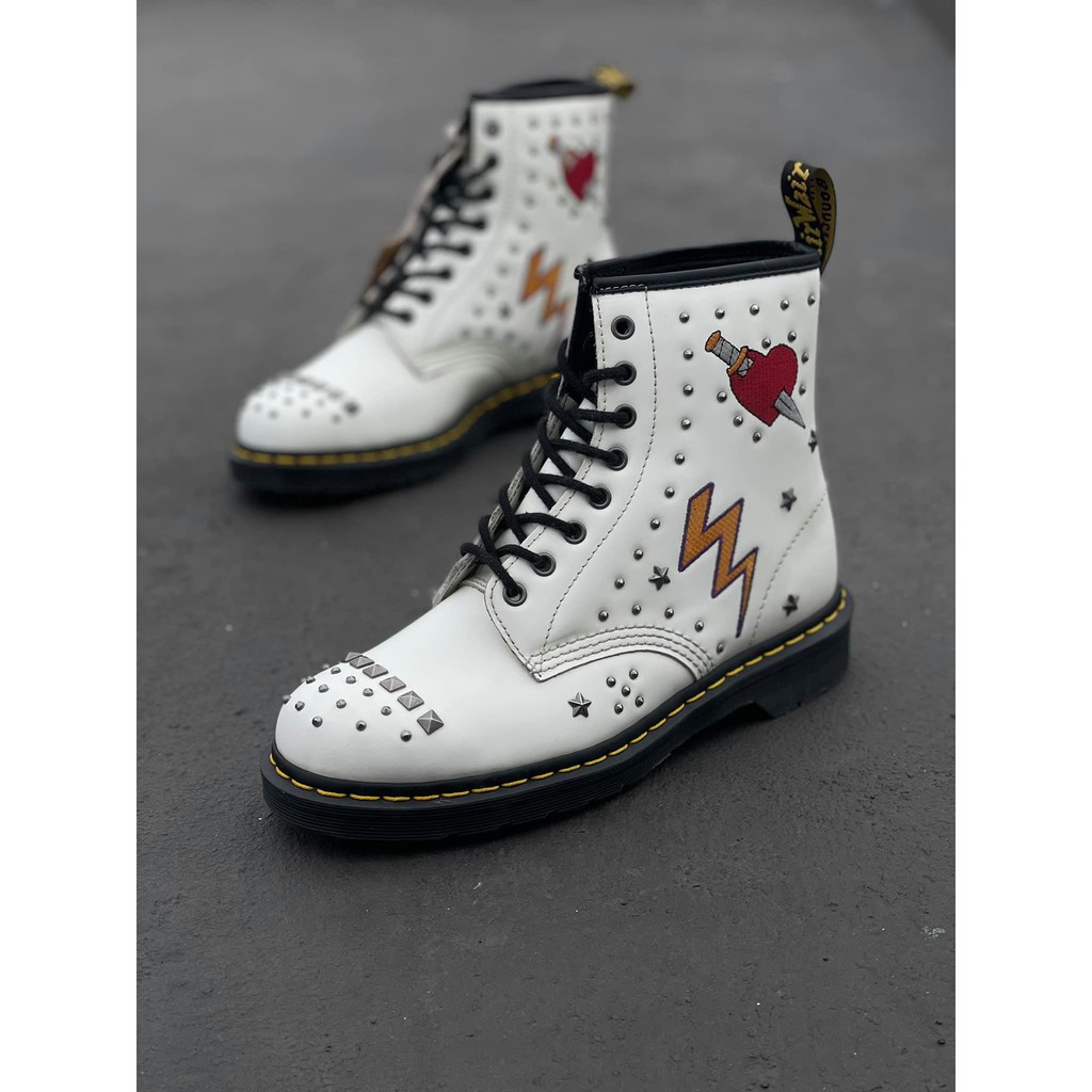 𝐃𝐑. 𝐌𝐀𝐑𝐓𝐄𝐍𝐒 - 1460 Mens Studded White Skull,Flag,Fire Heart Lightning - Chính Hãng Fullbox