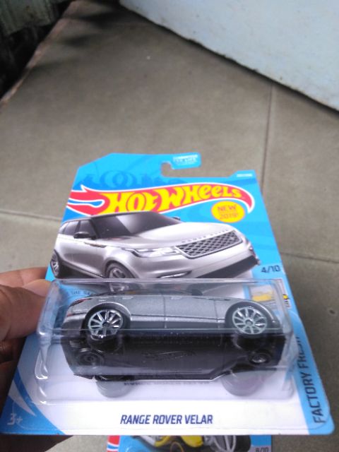 Xe Hot wheels Range Rover Velar , hàng hiếm