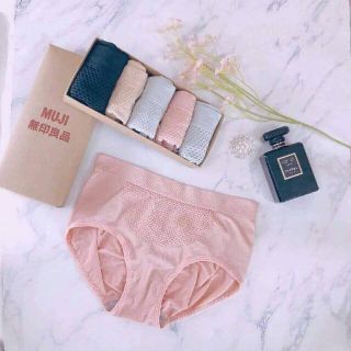 Sét quần chíp nhật cho các bạn gái siêu yêu thông thoáng cơ dãn cực tốt 1 hộp có 5 màu cho các chị em là 1 sét điếu yêu