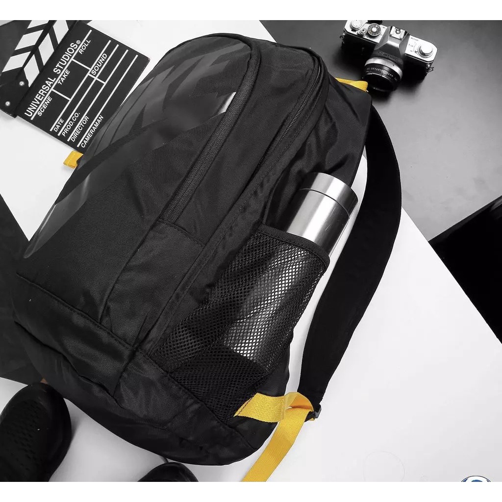 Balo nam nữ NIKE Hayward Futura Classic chất liệu polyester, đựng được laptop, form dáng chuẩn chống nước