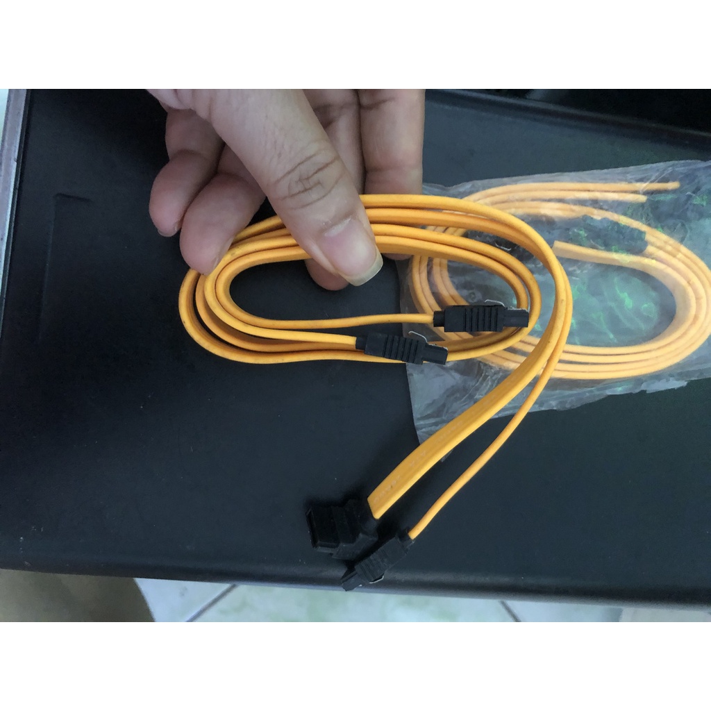 Cáp sata cho HDD và DVD cho máy tính, hàng like new chưa dùng. Zin theo main Gigabyte + Asus