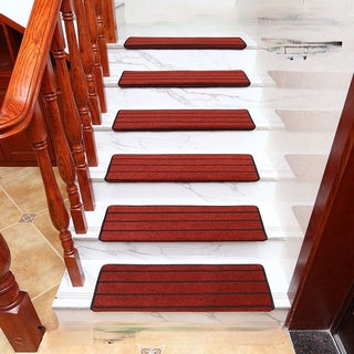 Thảm lót bậc cầu thang kiểu dáng cổ điển sang trọng
