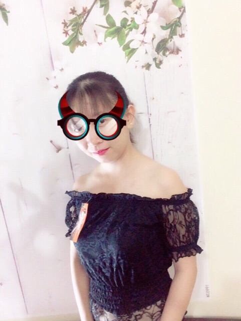 REN TRỄ VAI CHÍT EO