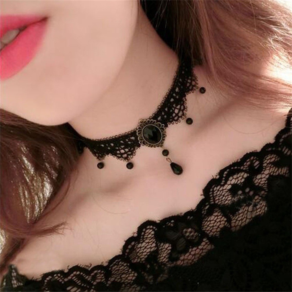 Vòng cổ choker thiết kế ren có đính hạt thời trang và nữ tính