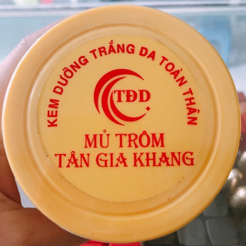 Kem dưỡng trắng da toàn thân Mủ trôm tân gia khang đủ giấy