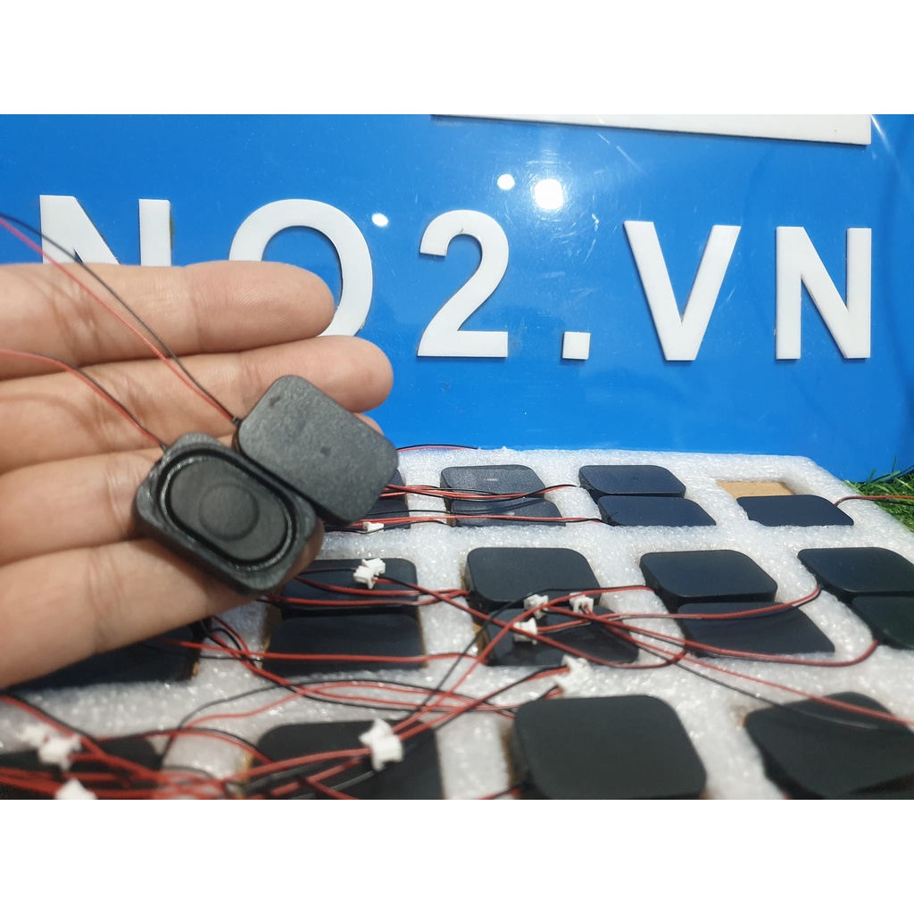 LOA CHẾ LAPTOP N12,LOA  ĐỘ CHO LAPTOP chữ nhật- chiều dài 30mm chiều rộng 20mm độ dày 5mm- 4 ôm 3w- GIÁ 1 CHIẾC