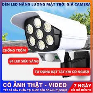 Đèn năng lượng mặt trời giả camera tự động BẬT TẮT chống trộm. có điều khiển