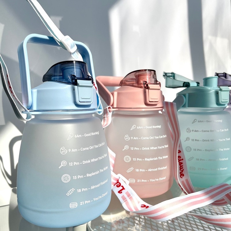 Bình đựng nước 1.3L có ống hút chia vạch nhắc uống nước màu dễ thương, cute