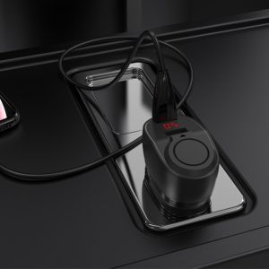 Tẩu sạc ôtô 3.1A Hoco Z34 có đèn LED hiển thị gồm 2 cổng USB - Chính hãng