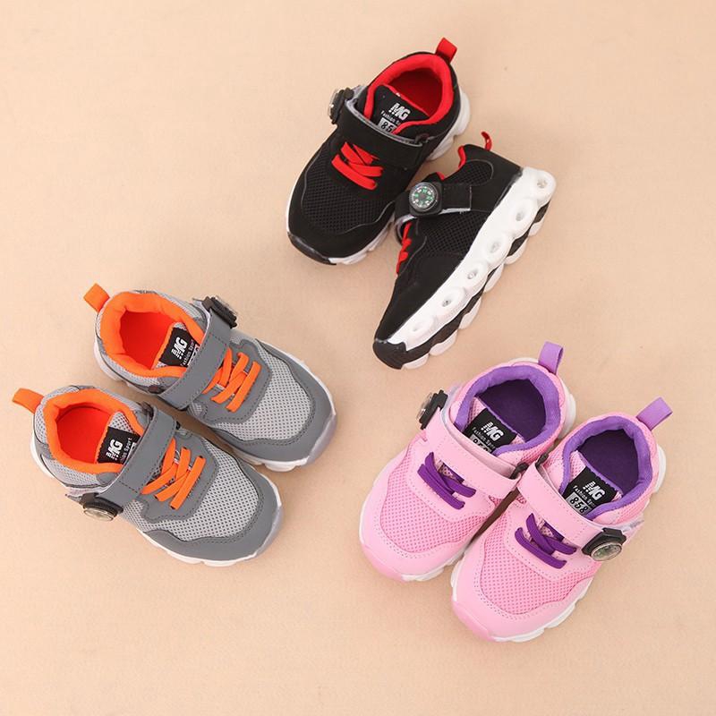 Giày thể thao có đèn LED hiện đại kiểu dáng thông thoáng cho bé yêu