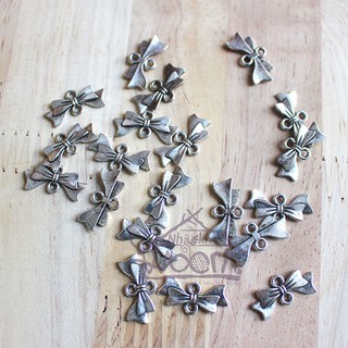5 Charm bạc nơ
