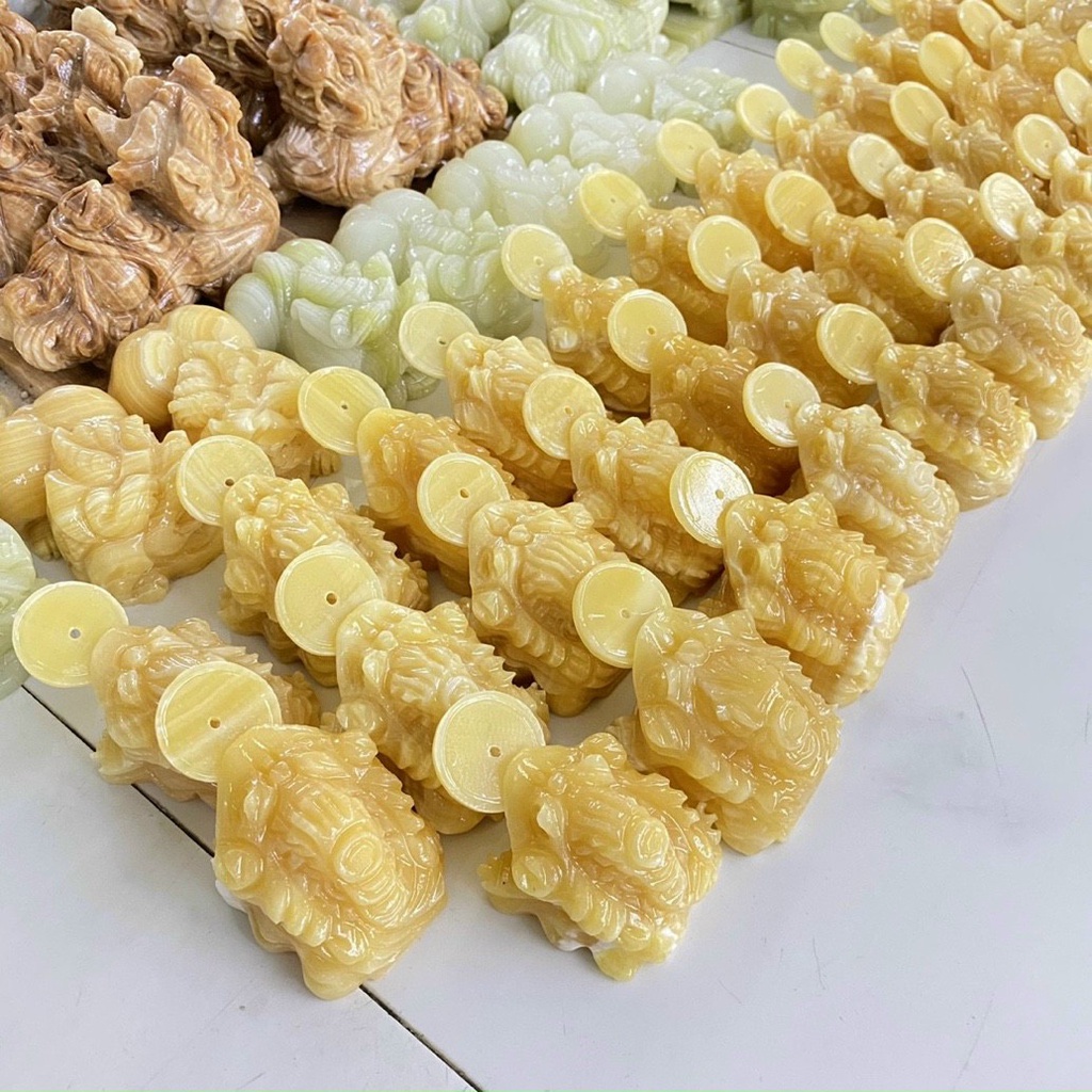 CÓC NGẬM TIỀN  BẰNG ĐÁ NGỌC HOÀNG LONG