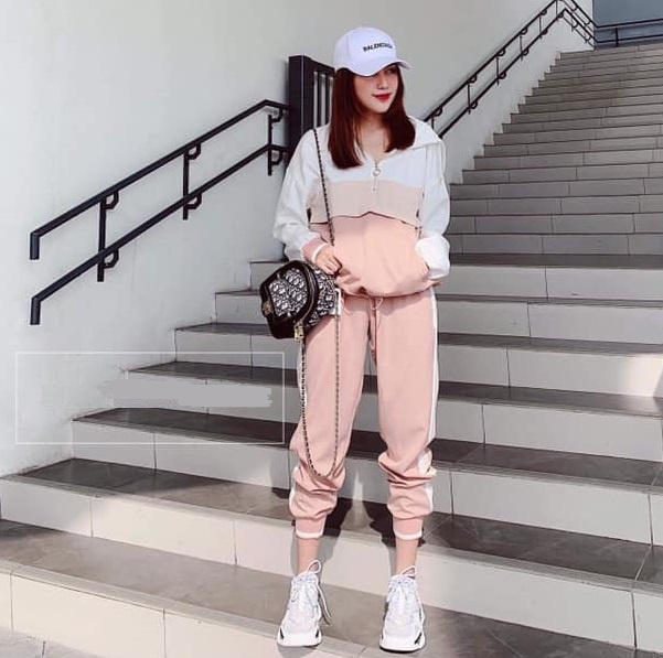 Bộ thể thao nữ có mũ khoá (có ảnh thật) | BigBuy360 - bigbuy360.vn