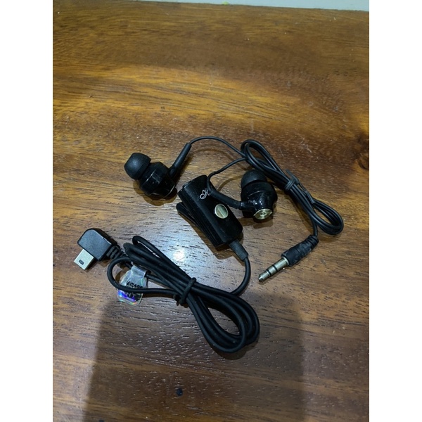 [Mã ELHACE giảm 4% đơn 300K] tai nghe lg kg195(chân hình thang)