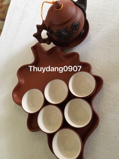 Bộ gốm đất đỏ.