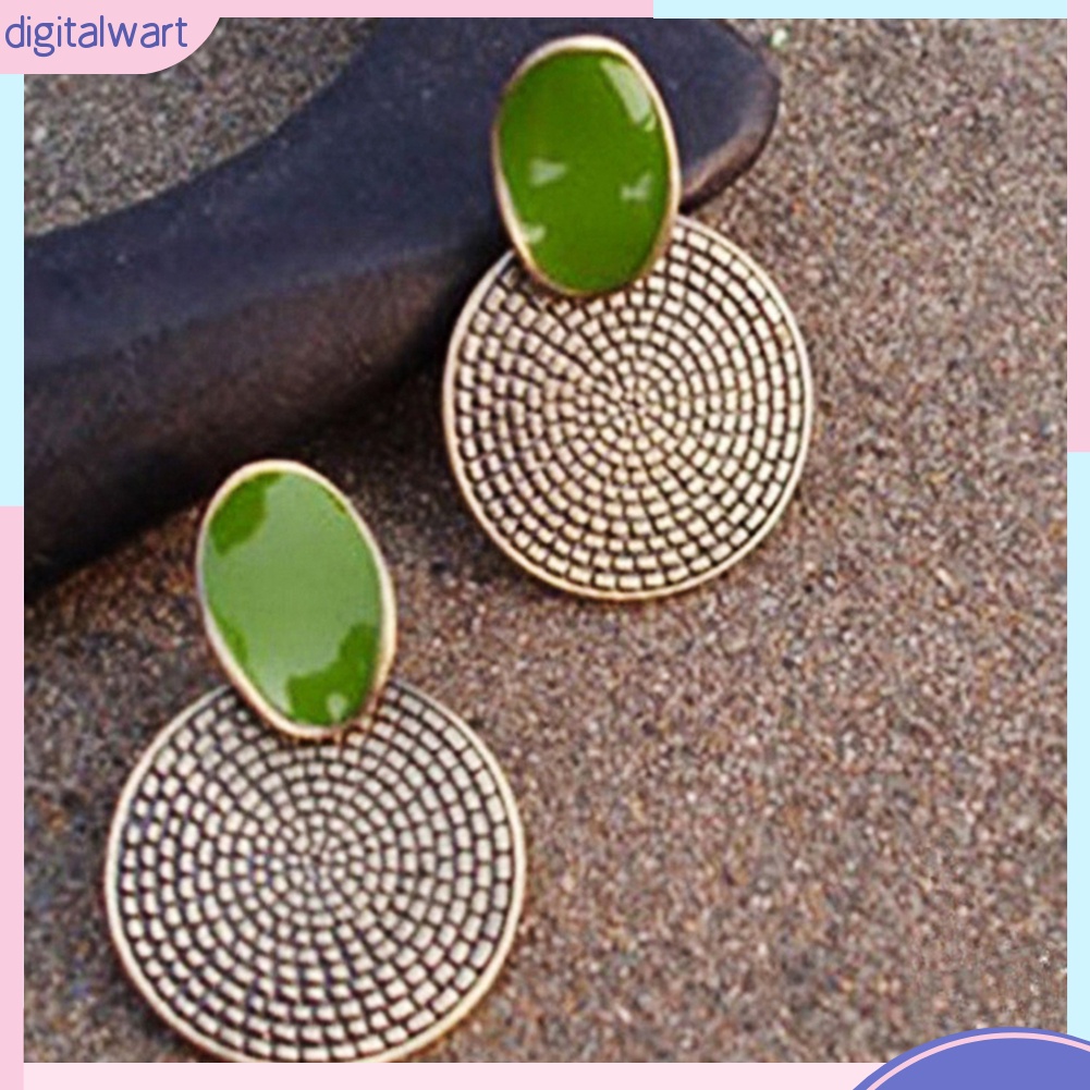 Bông tai dáng tròn hợp thời trang phong cách cho nữ