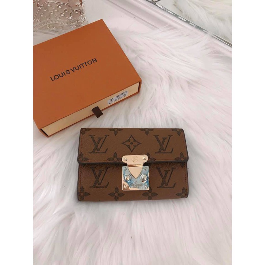 Ví L.v ngăn có hộp xinh