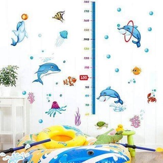 Decal dán tường đo chiều cao cá voi