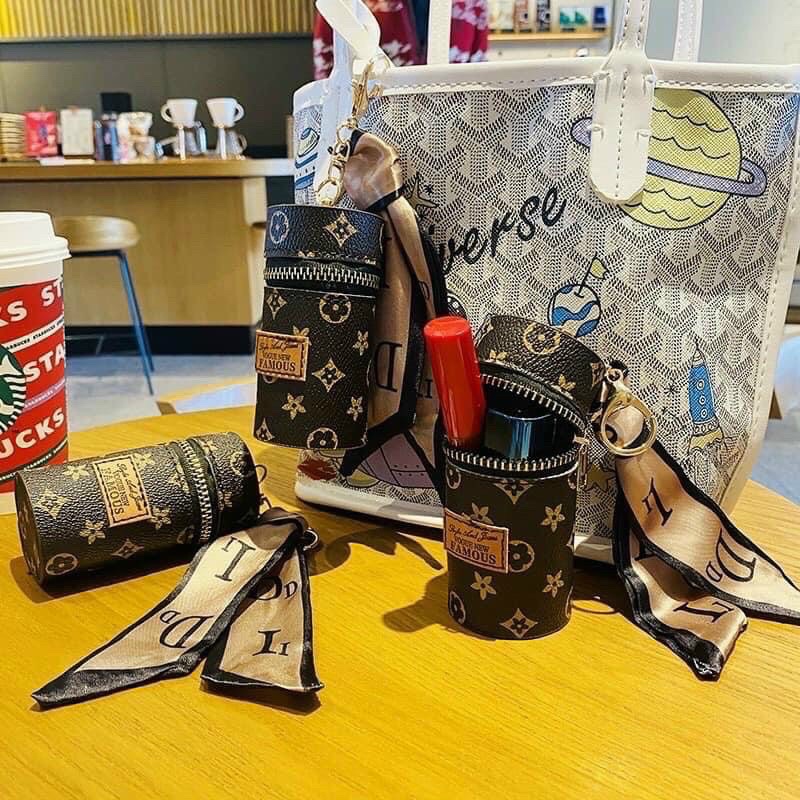 Móc khóa túi LV cao cấp tiện dụng, kiểu dáng thời trang siêu xinh,Túi có thể đựng son, vật dụng nhỏ cho các nàng