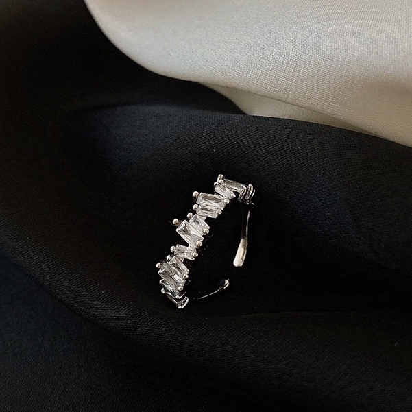 Nhẫn Đính Đá Zircon Lấp Lánh Thiết Kế Đơn Giản Sang Trọng Thời Trang