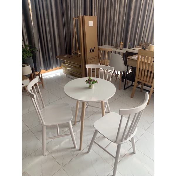 Bàn ăn bằng gỗ hình tròn, bàn cafe hình tròn, bàn trà hình tròn, bàn trang trí hình tròn