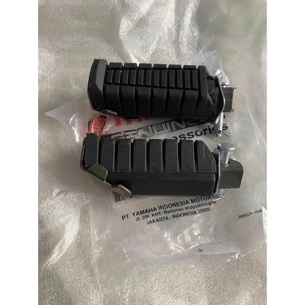 Gác Chân Sau Spark 135i Loại 1