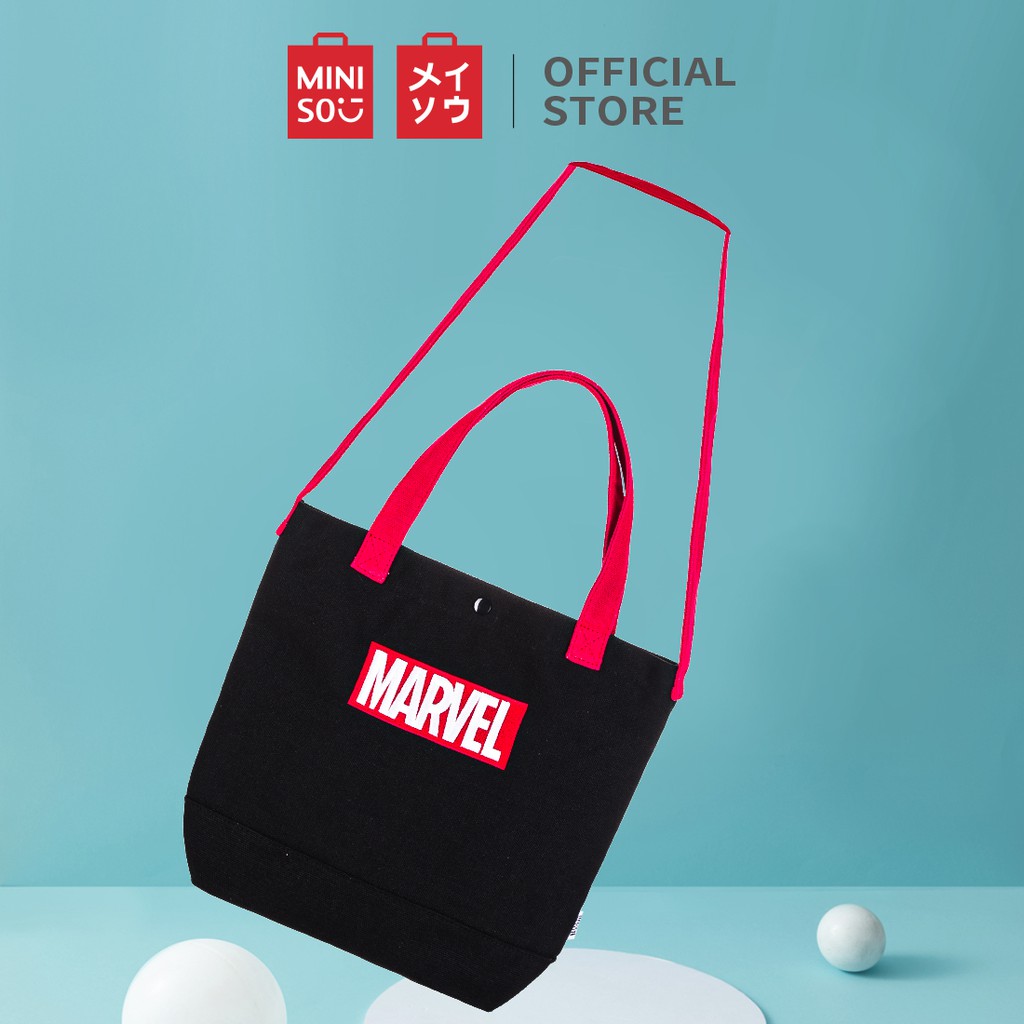 Túi đeo chéo Miniso hình Marvel (Đen) - Hàng chính hãng