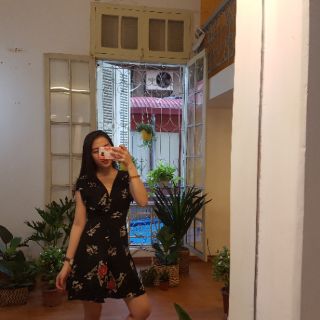 Váy wrap đắp vạt chéo hoa