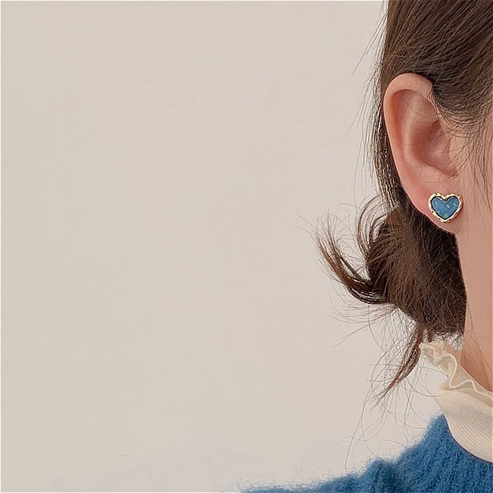 Khuyên Tai Hình Trái Tim Bằng Nhựa Resin Đơn Giản Thời Trang Hàn Quốc Cho Nữ