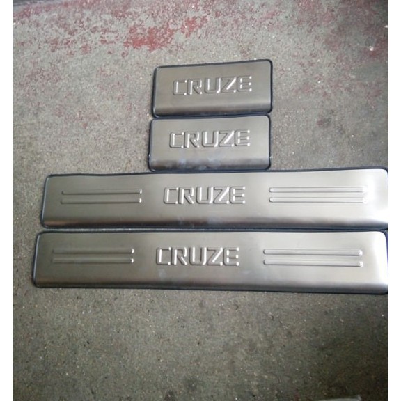 Bộ ốp bậc trong và ngoài xe CRUZE 2009-2018 (mẫu inox)