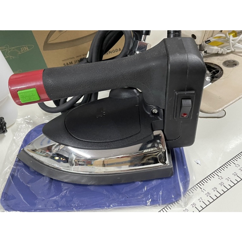 Bàn Là hơi nước công nghiệp Samjin ST-530B. Bàn Là bình treo. Hàng loại 1. Tặng kèm tất là